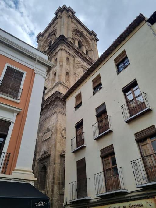 Apartamento Exclusividad A Pie De La Torre De La Catedral Granada Exterior foto